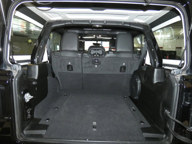 Used 2022 Jeep Wrangler Unlimited Sahara image 6