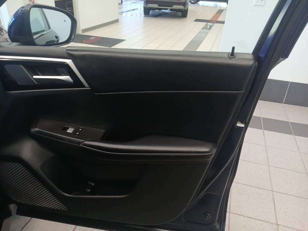 Used 2022 Mitsubishi Outlander SE AWD/4WD image 16