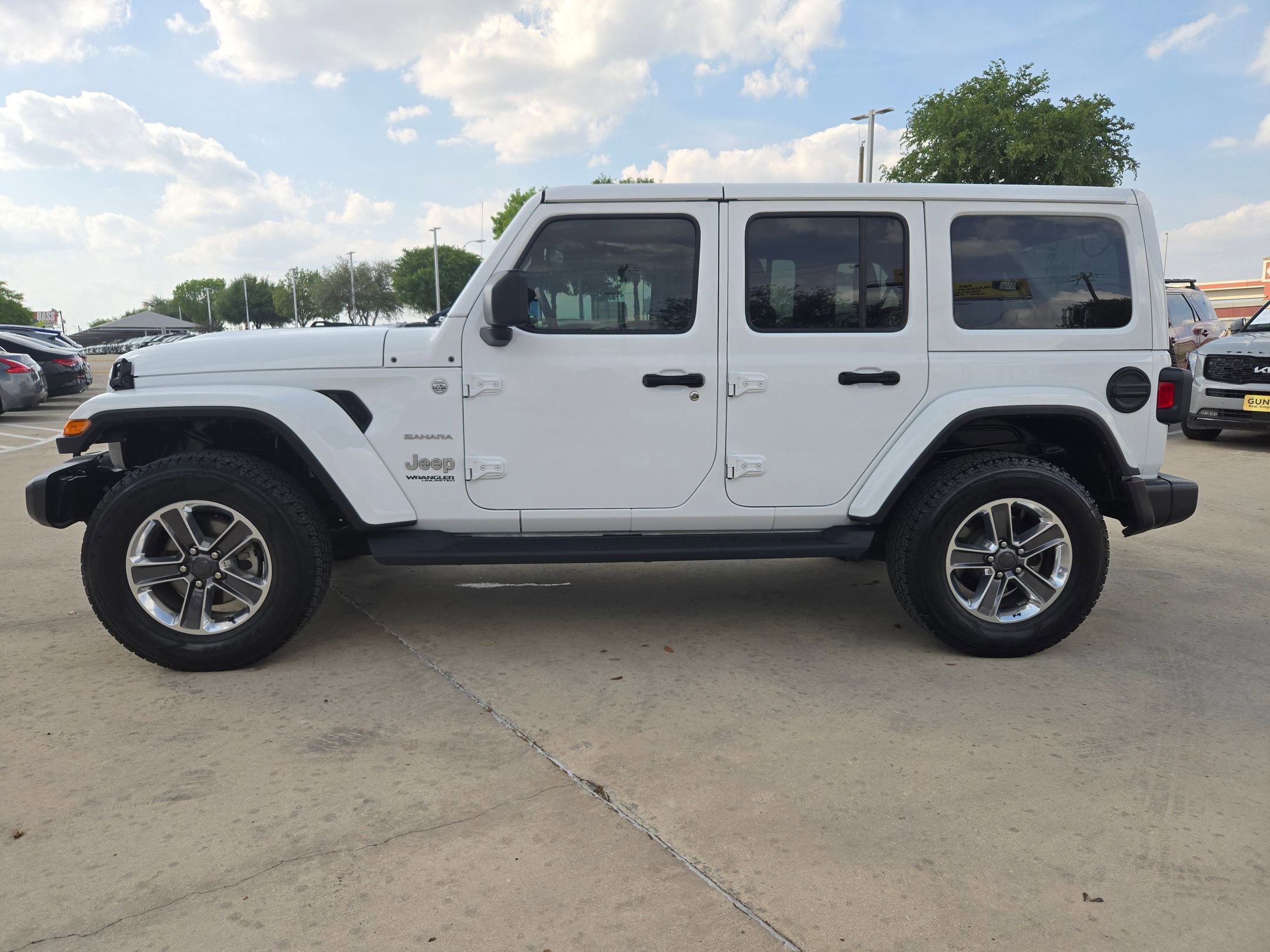 Used 2022 Jeep Wrangler Unlimited Sahara w/ Cold Weather Group image 6