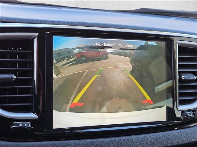 Used 2024 Chrysler Pacifica Touring-L image 15