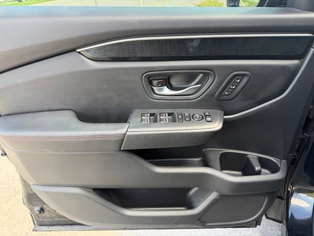 Used 2025 Honda Pilot Black Edition image 13