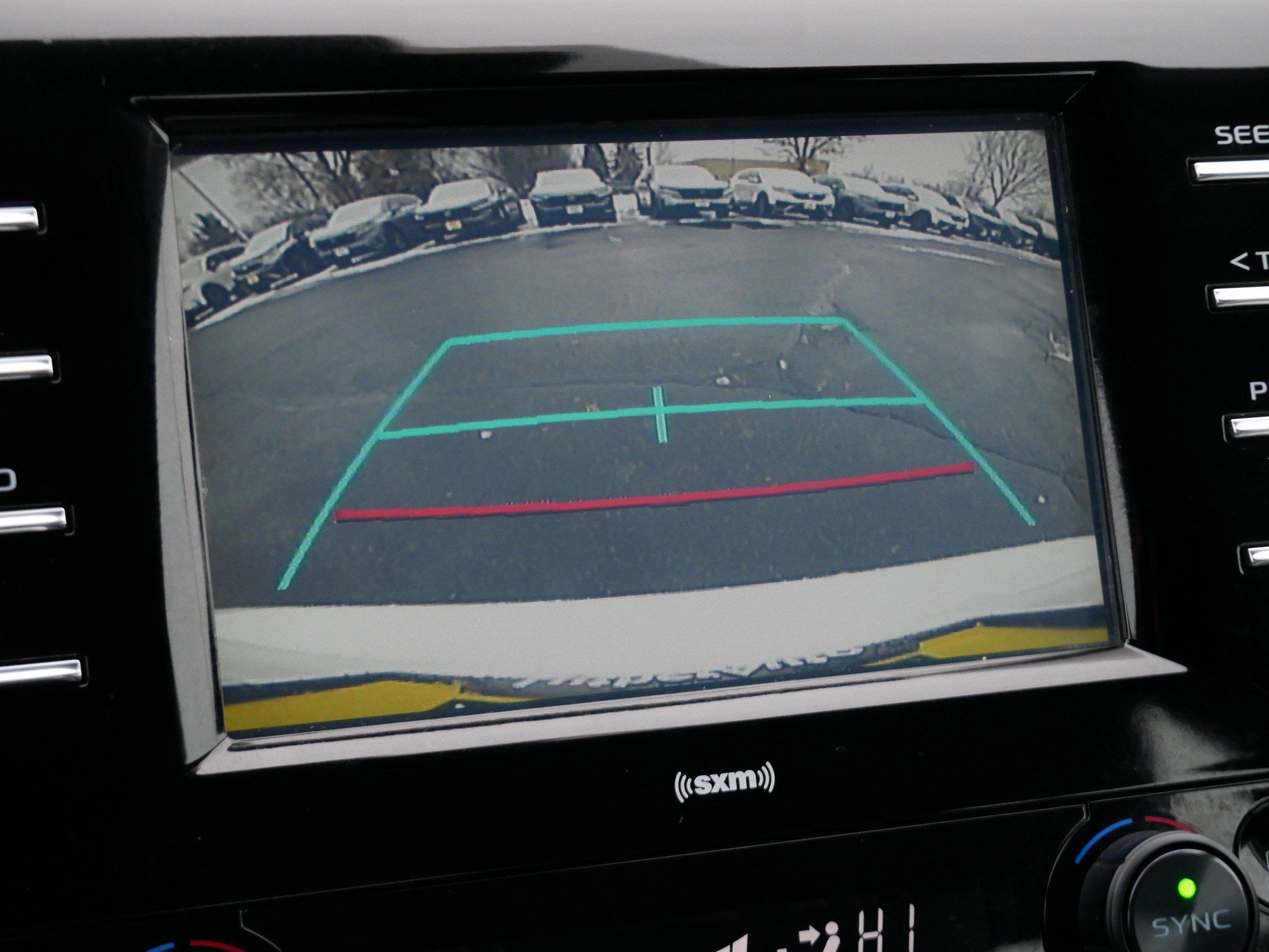 Used 2020 Toyota Camry LE image 29