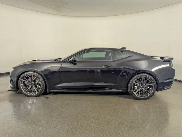 Used 2019 Chevrolet Camaro ZL1 RWD image 5