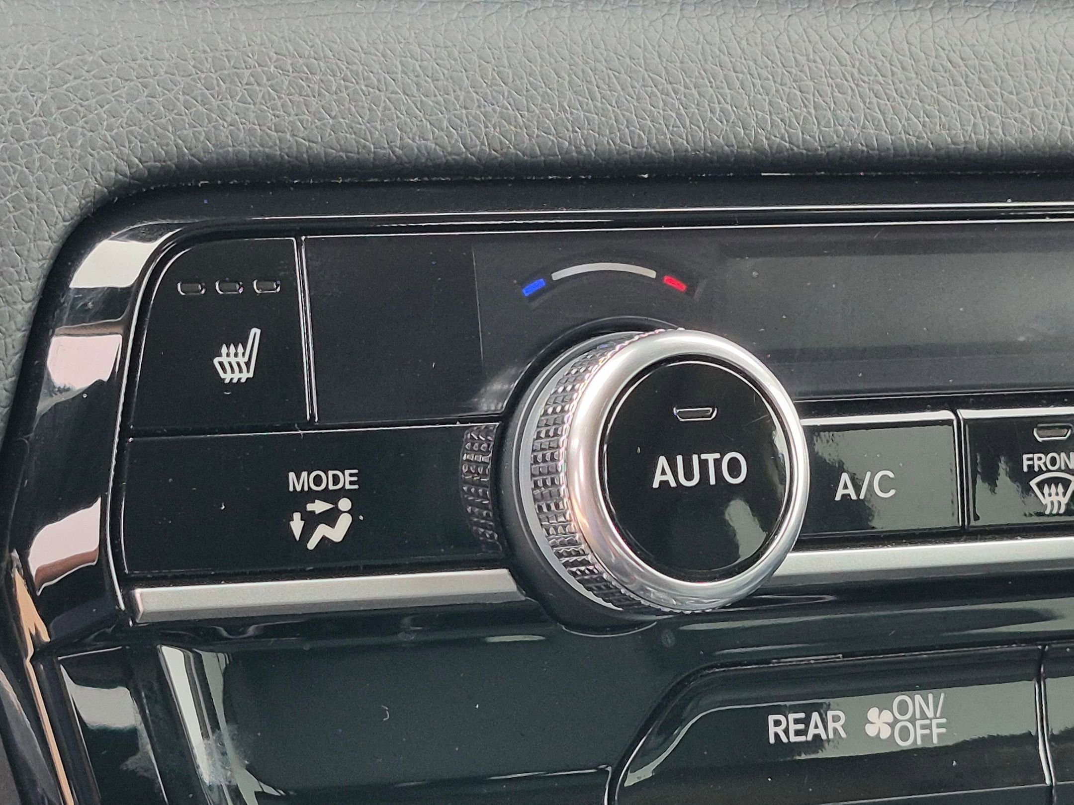 Certified 2023 Honda Pilot Touring image 21