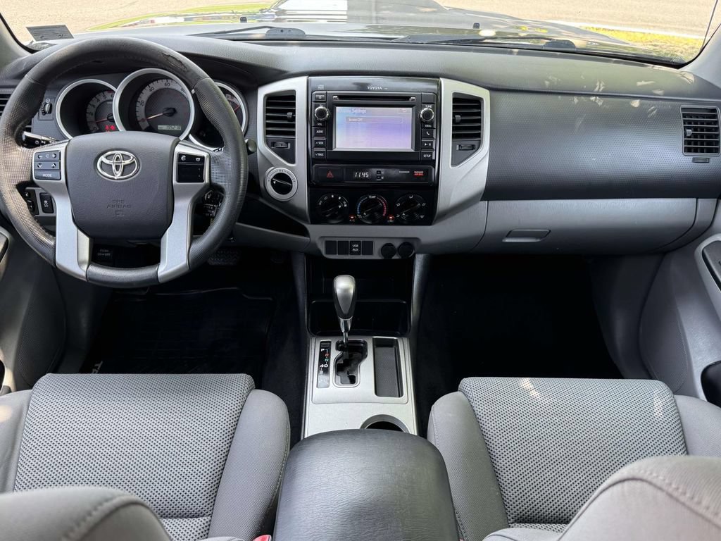 Used 2013 Toyota Tacoma 4x4 Double Cab w/ TRD Sport Pkg image 2