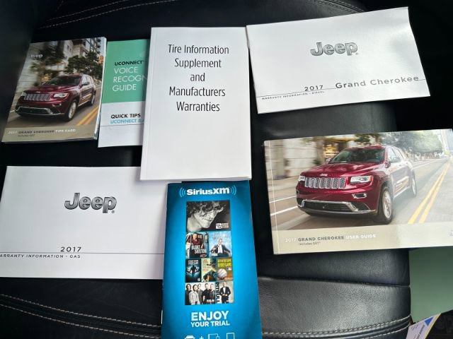 Used 2017 Jeep Grand Cherokee Limited image 28