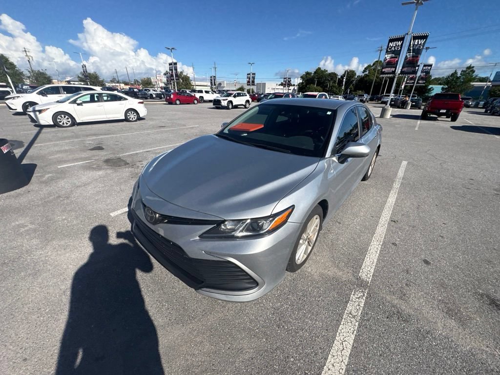 Used 2021 Toyota Camry LE FWD image 9