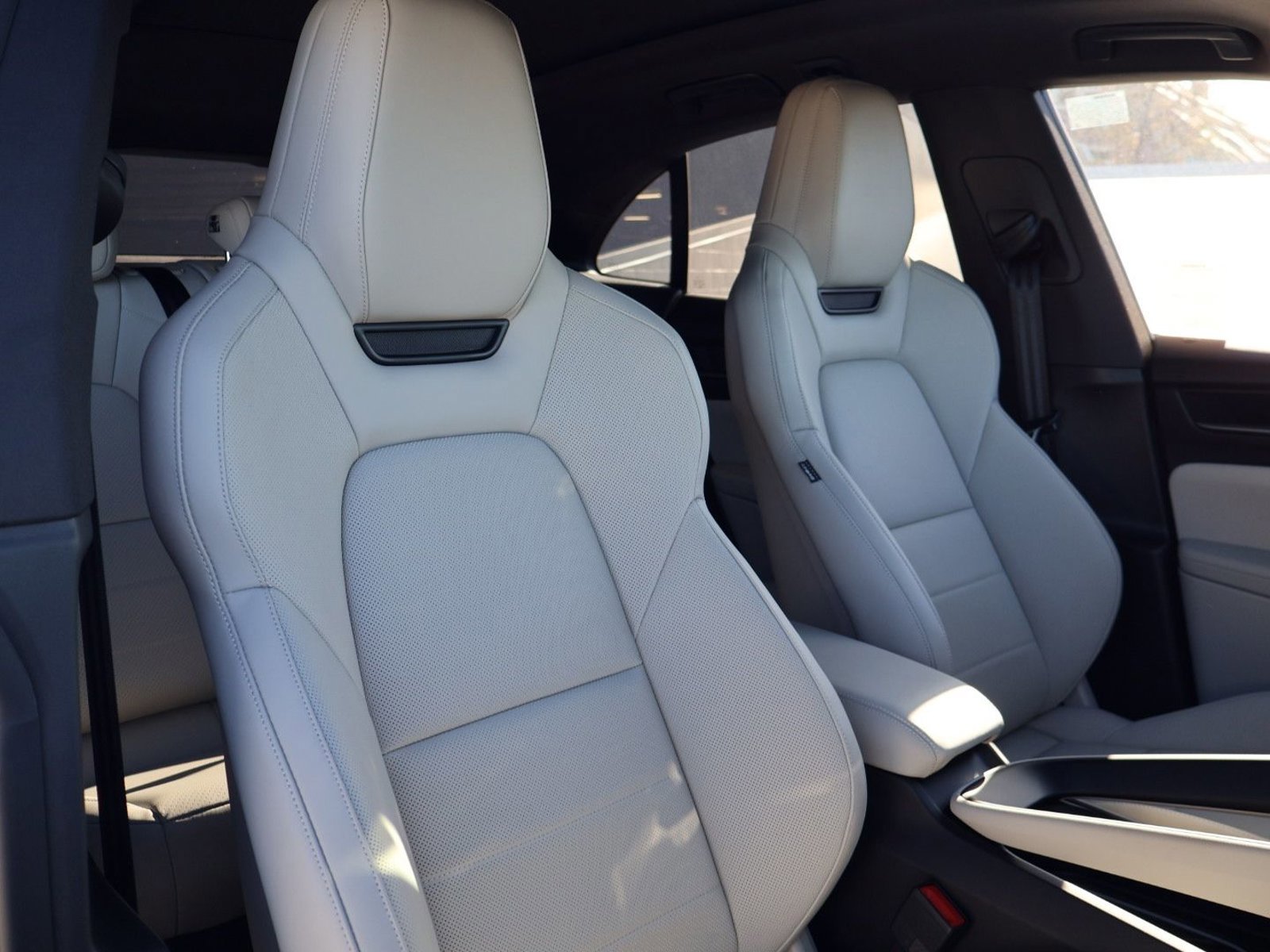 New 2026 Porsche Macan Electric image 24