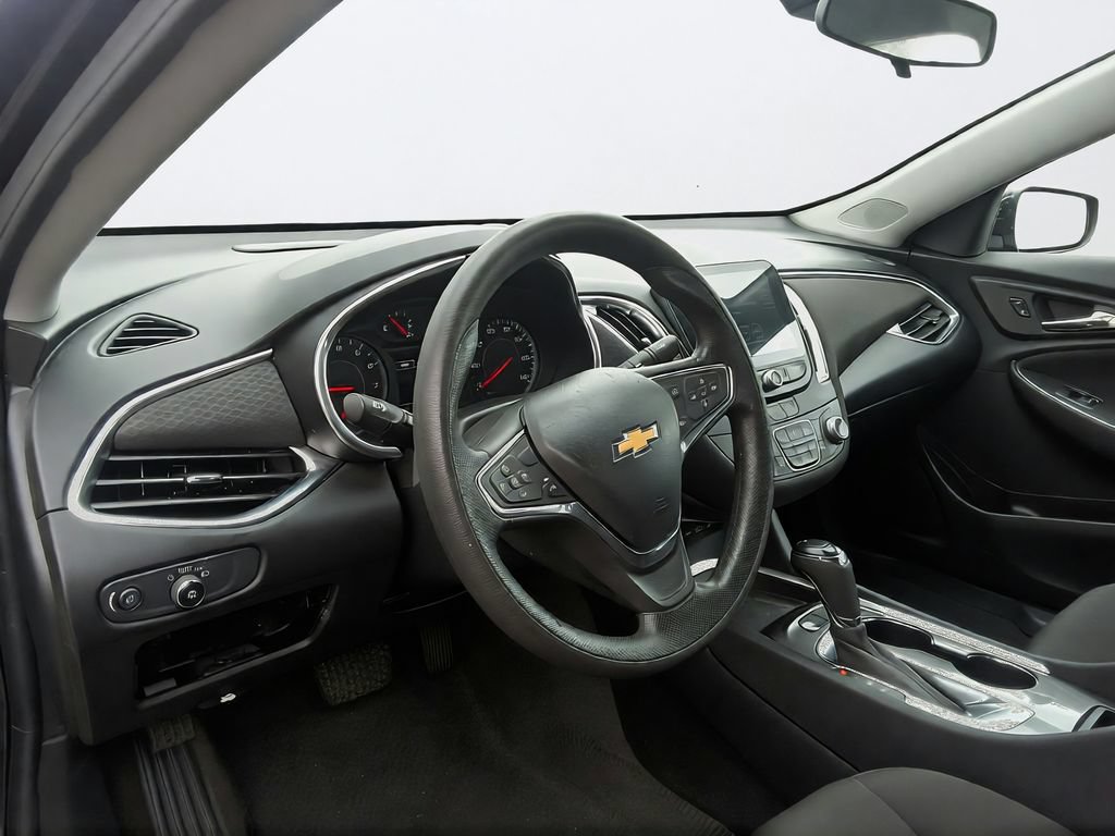 Used 2020 Chevrolet Malibu LT FWD image 21
