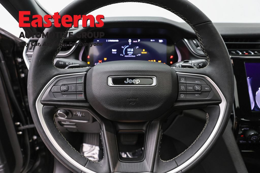 Used 2024 Jeep Grand Cherokee Altitude AWD/4WD image 10