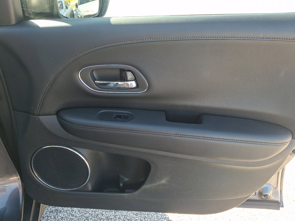 Used 2017 Honda HR-V EX-L image 10