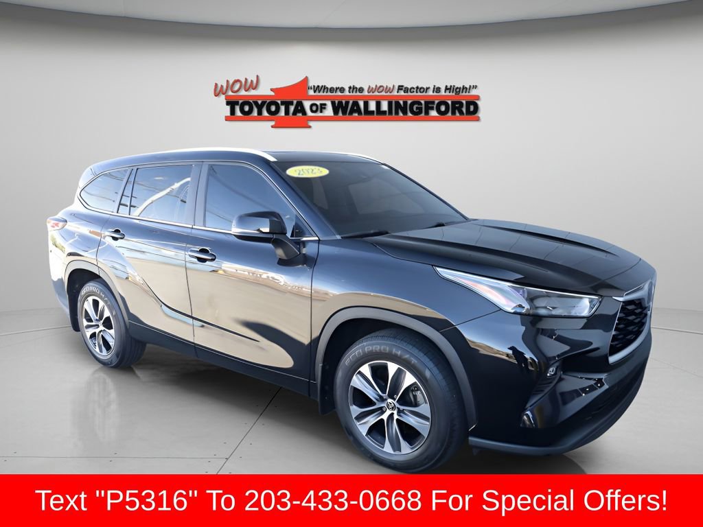 Used 2023 Toyota Highlander XLE AWD/4WD image 14