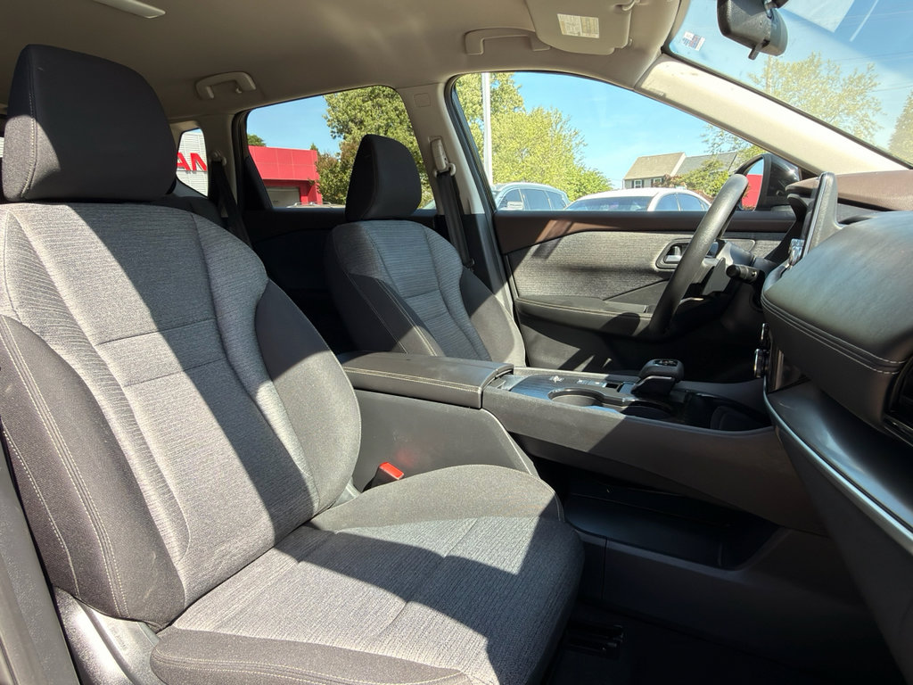 Certified 2021 Nissan Rogue SV image 15