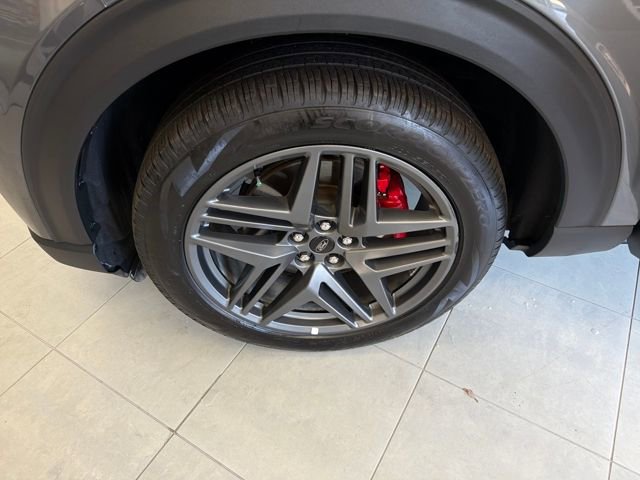 Used 2025 Ford Explorer ST-Line w/ ST-Line Street Pack image 27