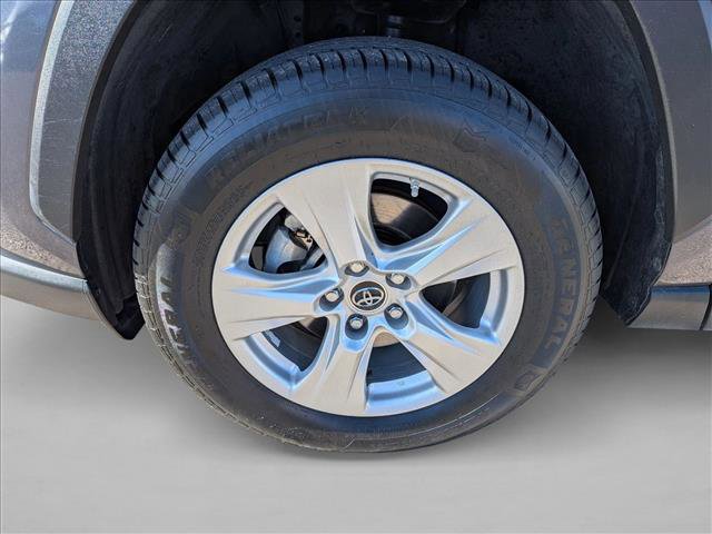 Used 2019 Toyota RAV4 XLE w/ Convenience Package FWD image 24