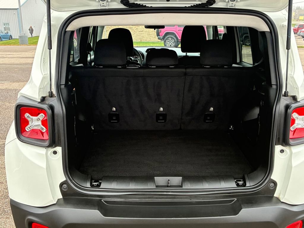 Used 2023 Jeep Renegade Latitude image 11