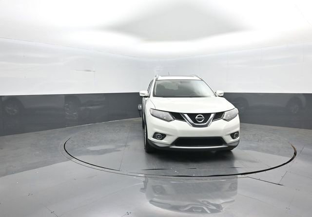 Used 2015 Nissan Rogue SV w/ SV Premium Package image 2