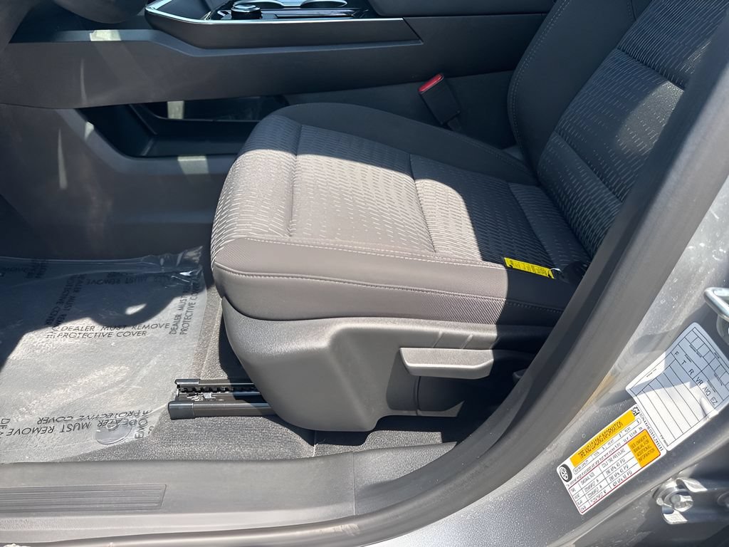 Used 2026 Chevrolet Equinox LT FWD image 10
