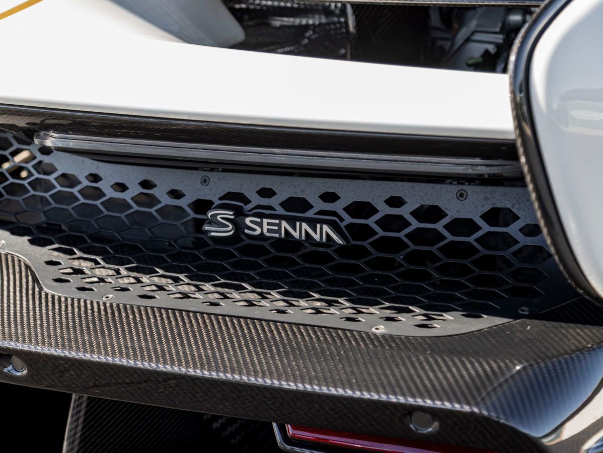 Used 2019 McLaren Senna RWD image 12