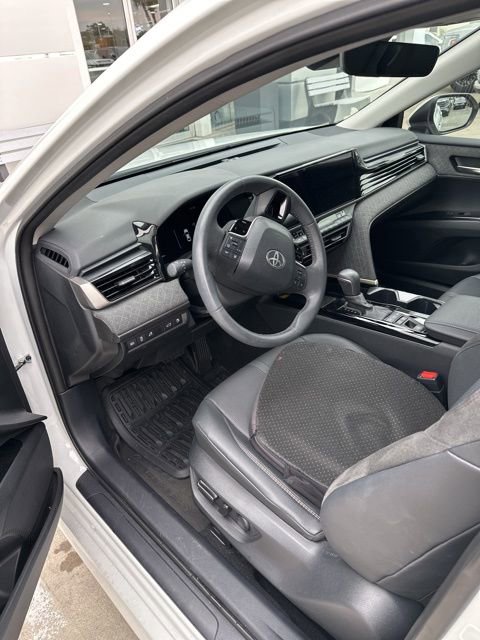 Used 2025 Toyota Camry XLE image 10