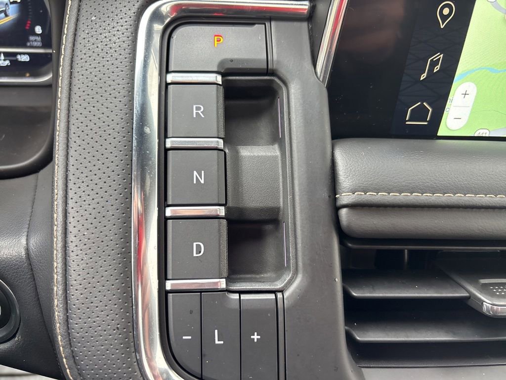 Used 2023 GMC Yukon XL SLT w/ SLT Luxury Package AWD/4WD image 39
