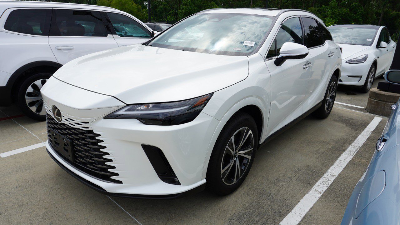 Used 2025 Lexus RX 350 Premium w/ Accessory Package (Z1) FWD image 2