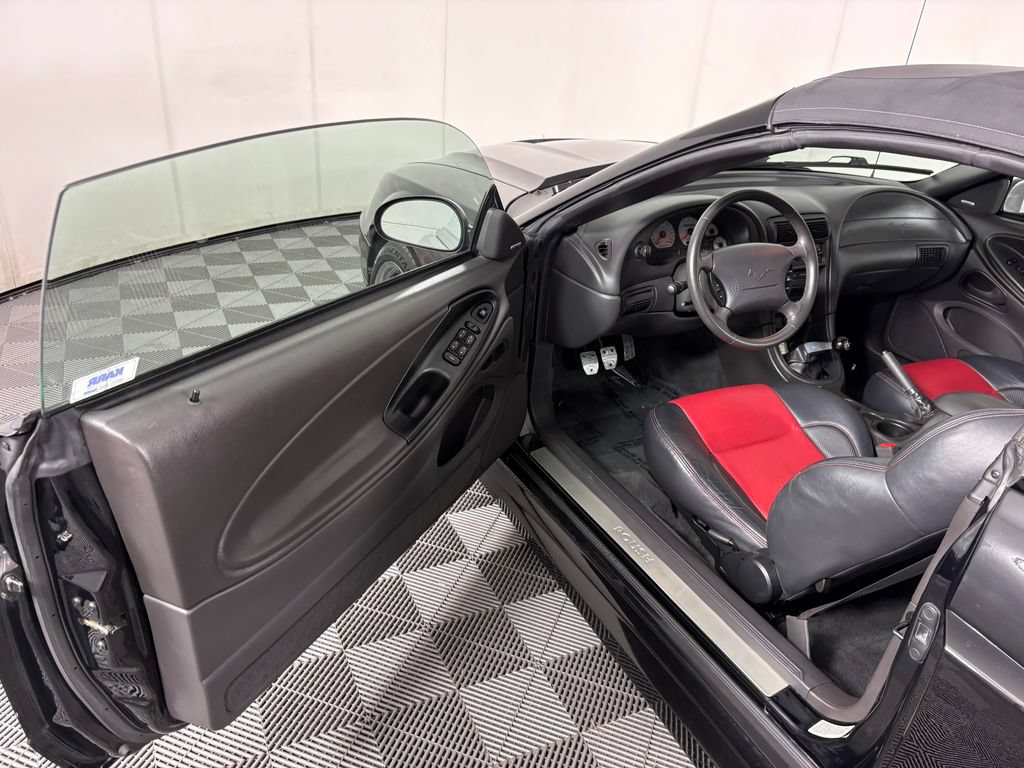 Used 2004 Ford Mustang GT RWD image 12