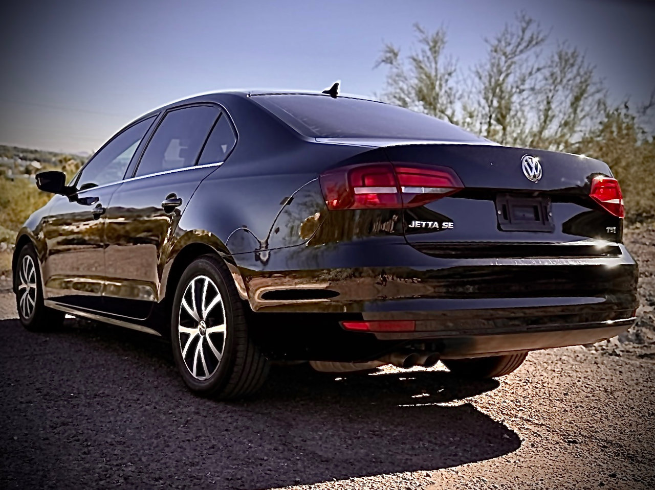 Used 2017 Volkswagen Jetta SE image 4