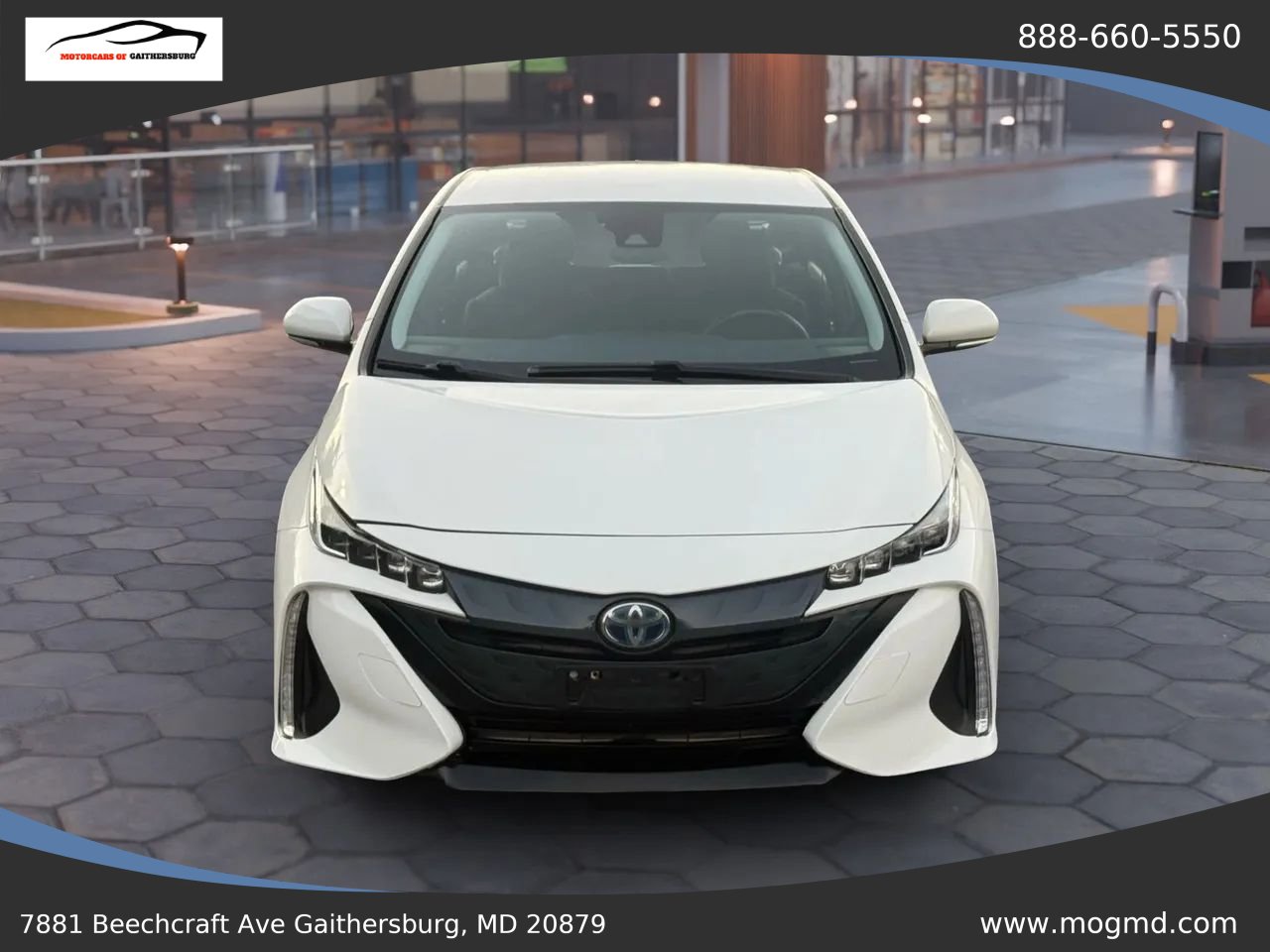 Used 2018 Toyota Prius Prime Plus w/ Carpet Mat Package FWD image 8