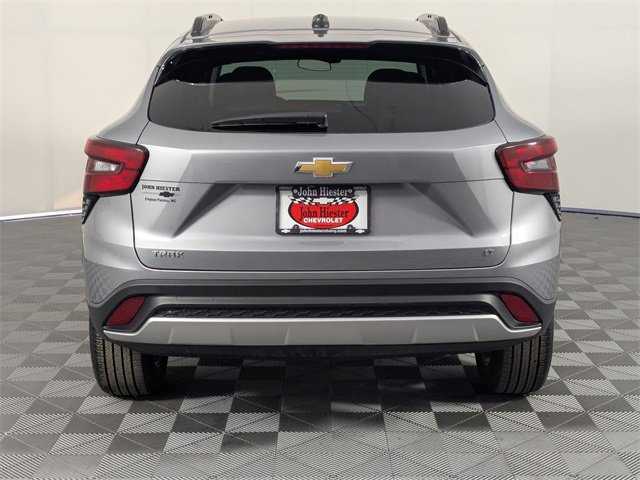 Certified 2025 Chevrolet Trax LT w/ LT Convenience Package image 6