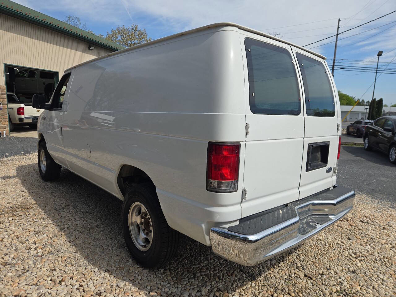 Used 2014 Ford E-350 and Econoline 350 Super Duty w/ Interior Upgrade Package RWD image 5