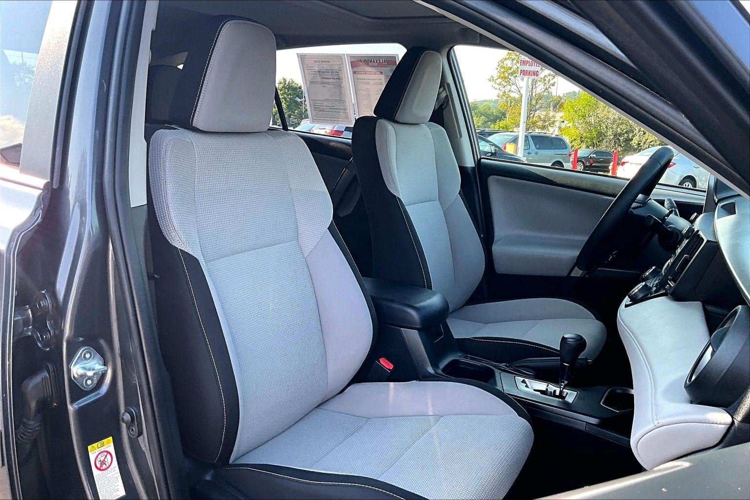 Used 2017 Toyota RAV4 XLE w/ Carpet Mat Package AWD/4WD image 7
