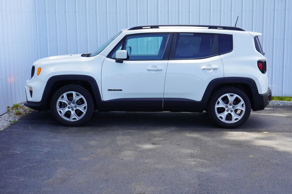 Used 2019 Jeep Renegade Latitude w/ Cold Weather Group FWD image 3