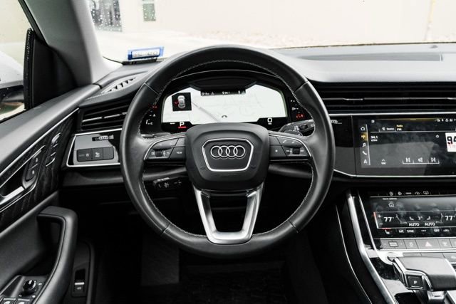Used 2023 Audi Q8 Premium image 24