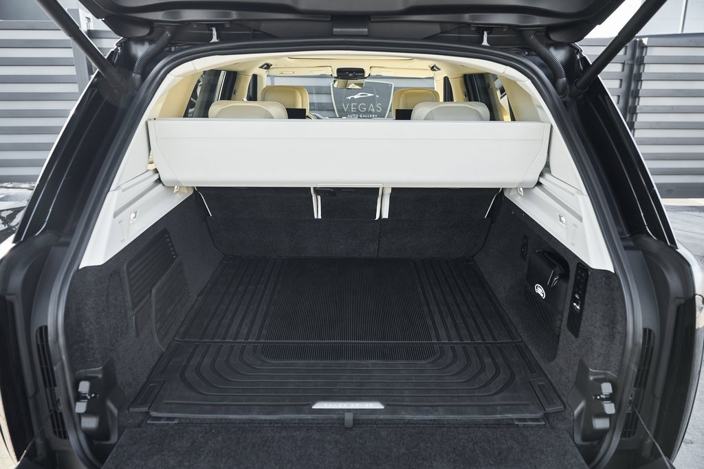 Used 2024 Land Rover Range Rover SV image 19