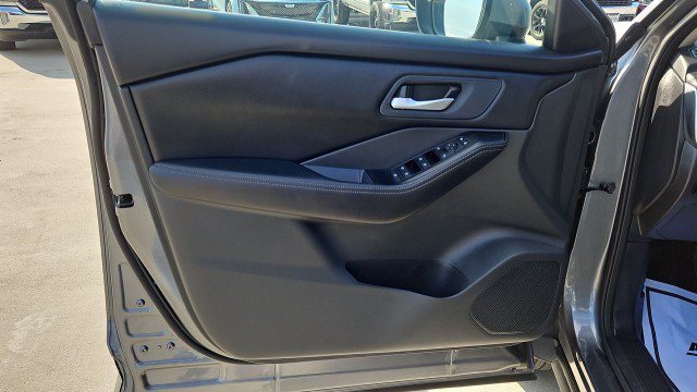 Used 2026 Nissan Rogue SV FWD image 21