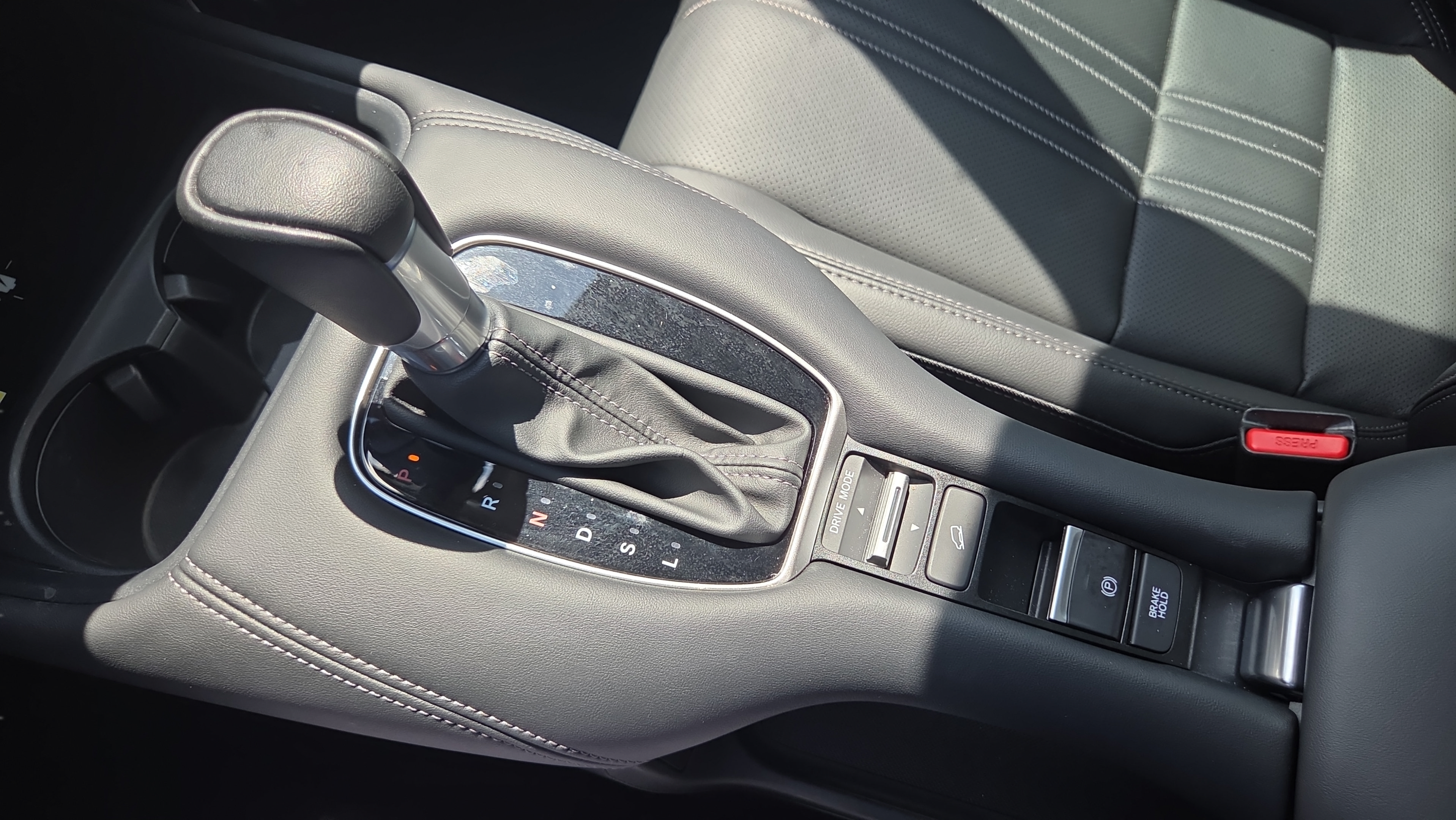 Certified 2025 Honda HR-V EX-L image 32
