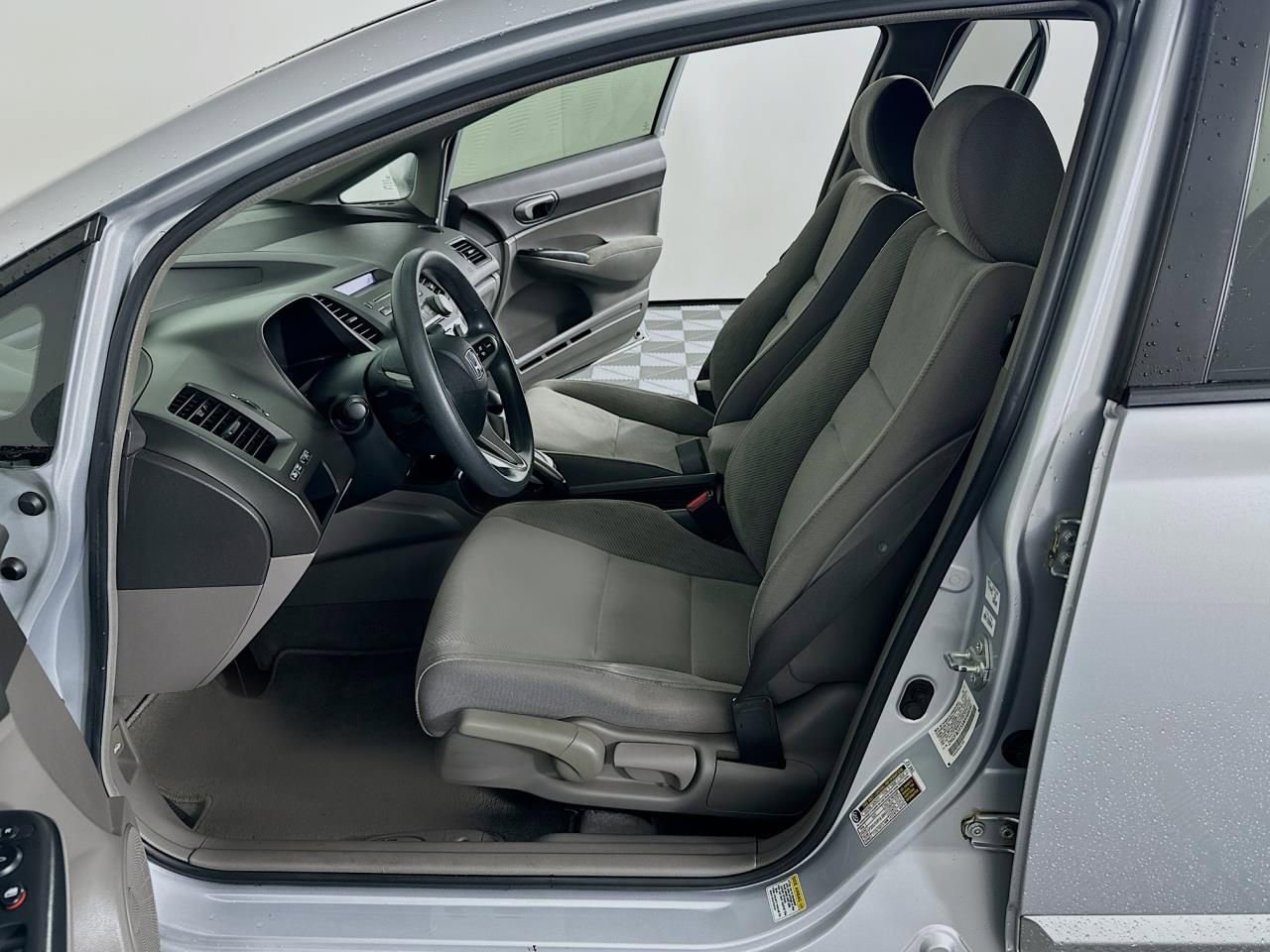 Used 2010 Honda Civic LX image 24