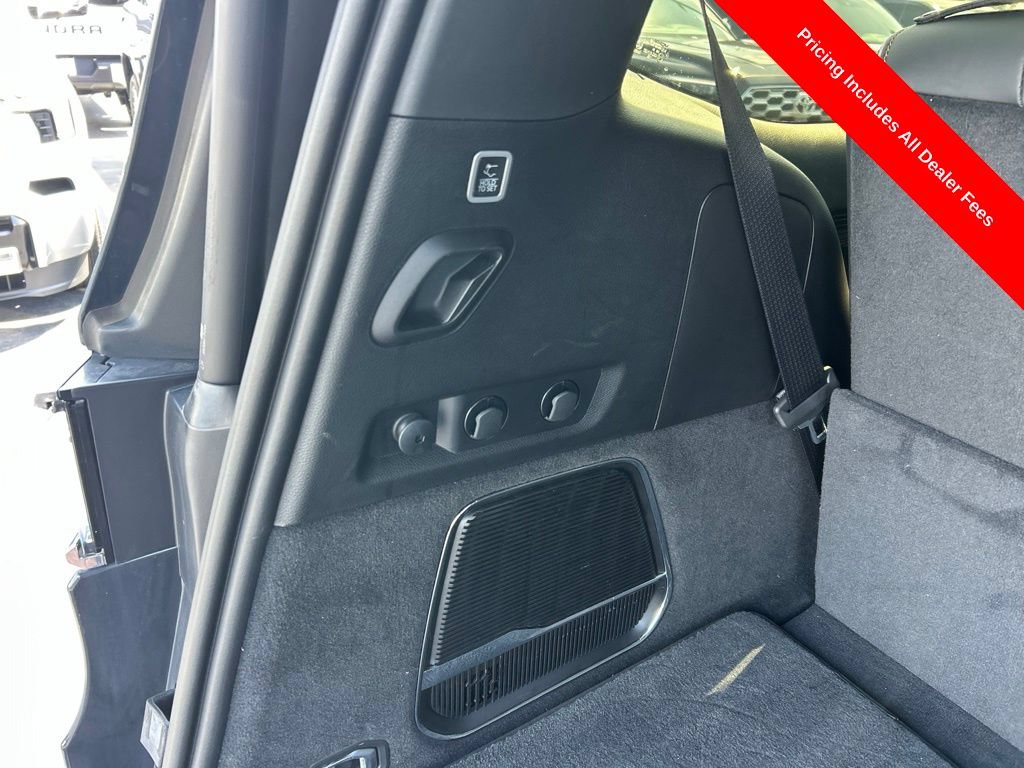 Used 2024 Jeep Grand Wagoneer Series III AWD/4WD image 19