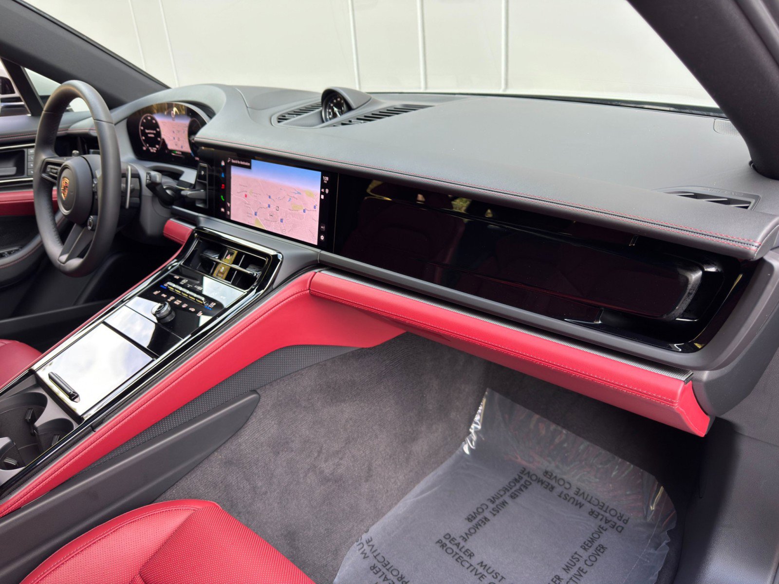 Used 2025 Porsche Panamera 4S w/ Premium Package image 15