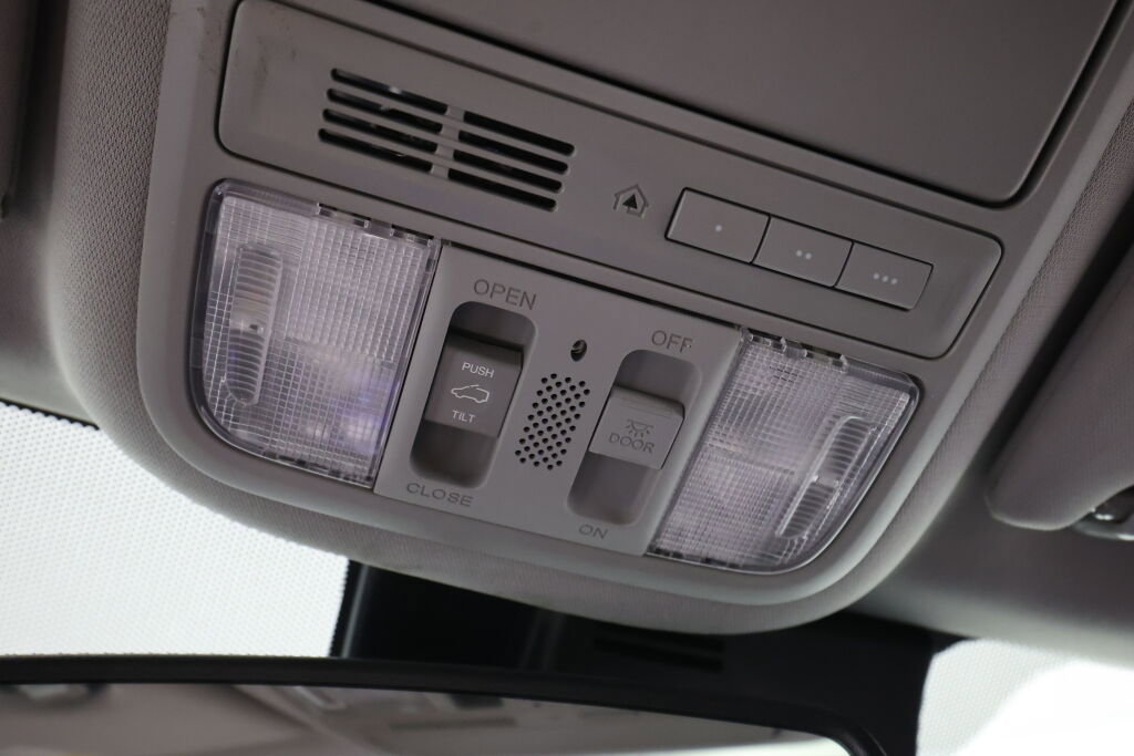 Used 2018 Honda Pilot Touring image 40