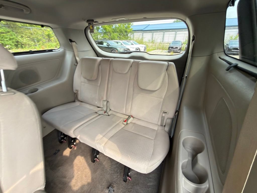 Used 2016 Kia Sedona LX w/ LX Convenience Package FWD image 13