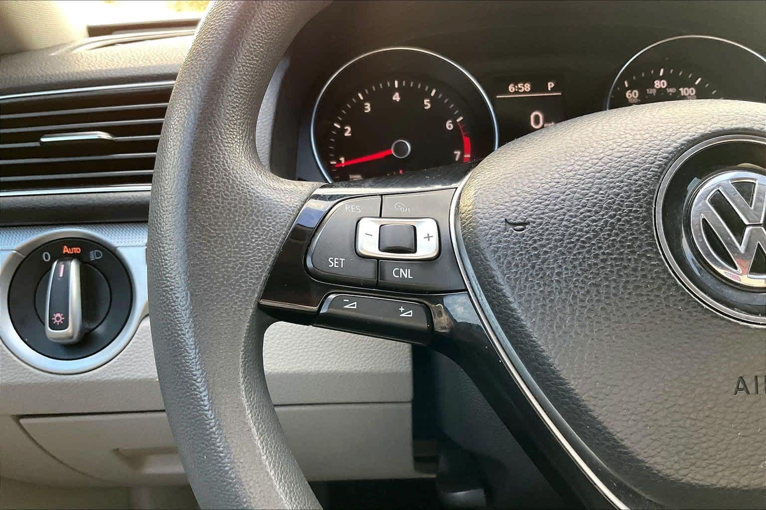Used 2018 Volkswagen Passat 2.0T S w/ Driver Assistance Package FWD image 23