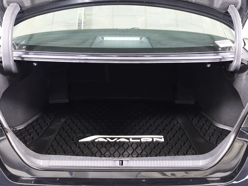 Used 2019 Toyota Avalon XLE w/ Moonroof Package FWD image 19
