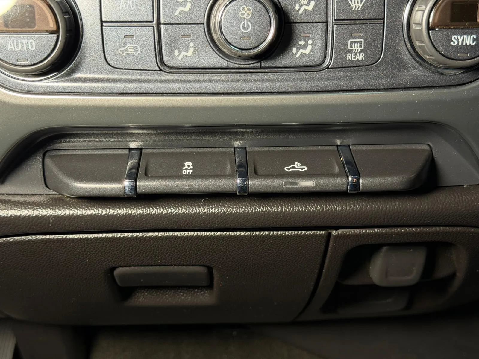 Used 2016 Chevrolet Silverado 1500 LT w/ All Star Edition image 28