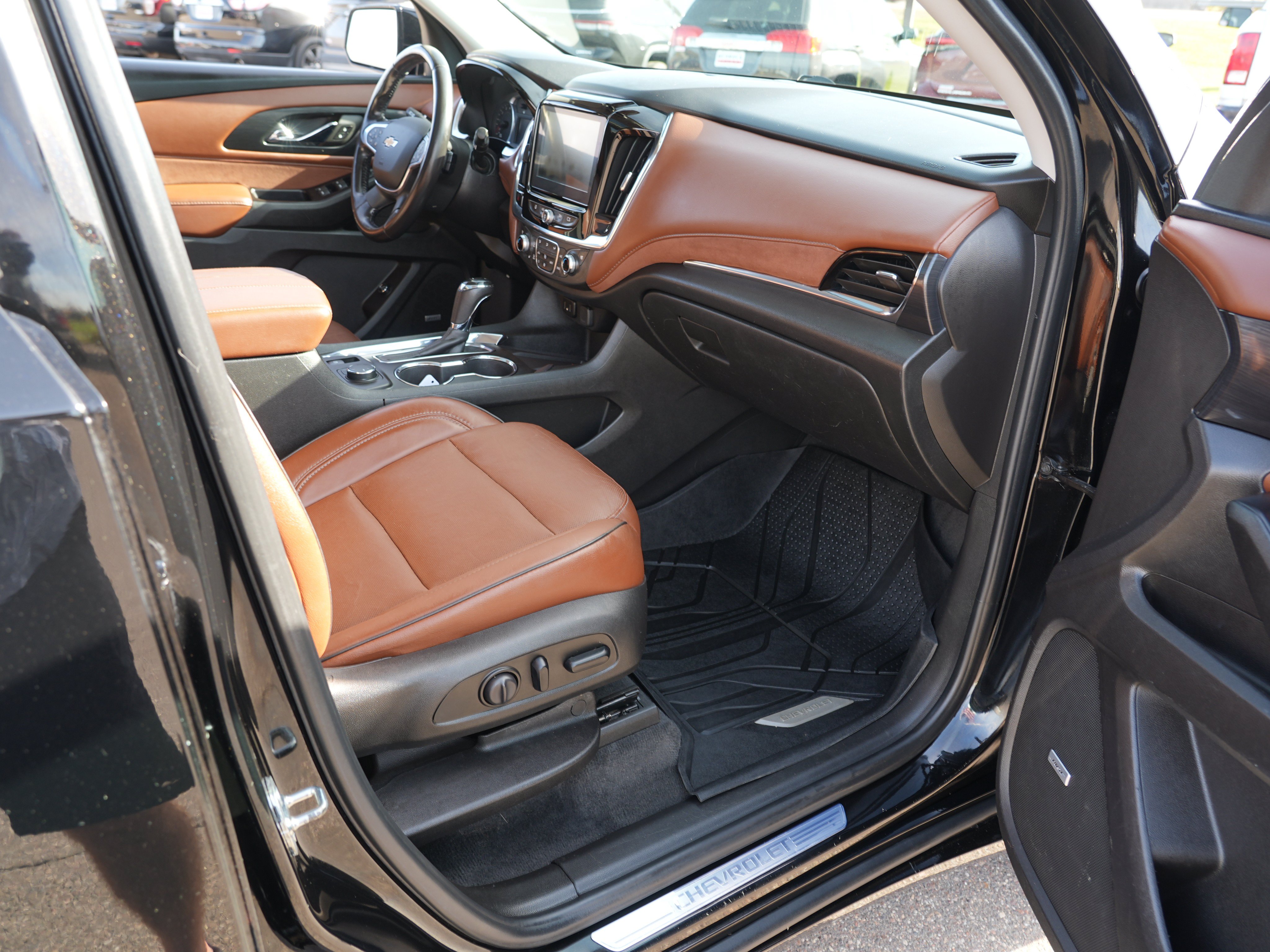 Used 2019 Chevrolet Traverse High Country AWD/4WD image 31