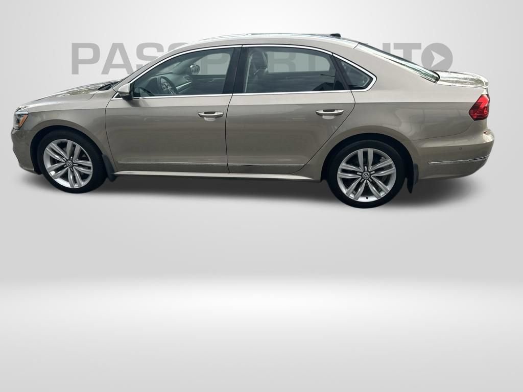 Used 2016 Volkswagen Passat 1.8T SEL Premium FWD image 2