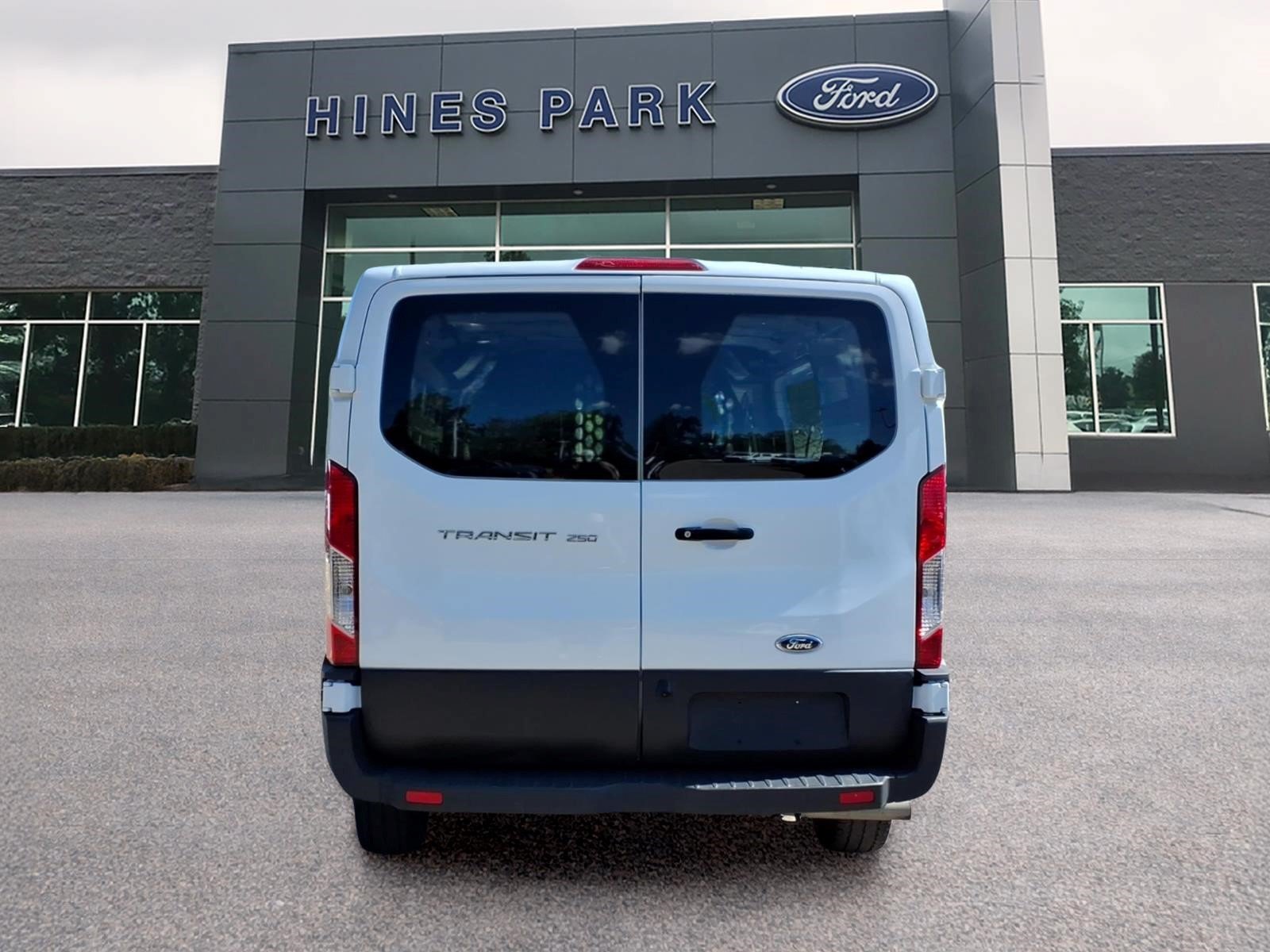 Used 2025 Ford Transit 250 Low Roof w/ Exterior Upgrade Package RWD image 6