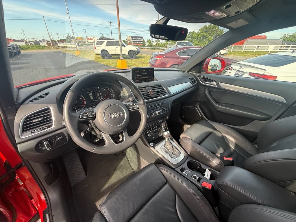 Used 2018 Audi Q3 2.0T Premium Plus w/ Premium Plus Package AWD/4WD image 14