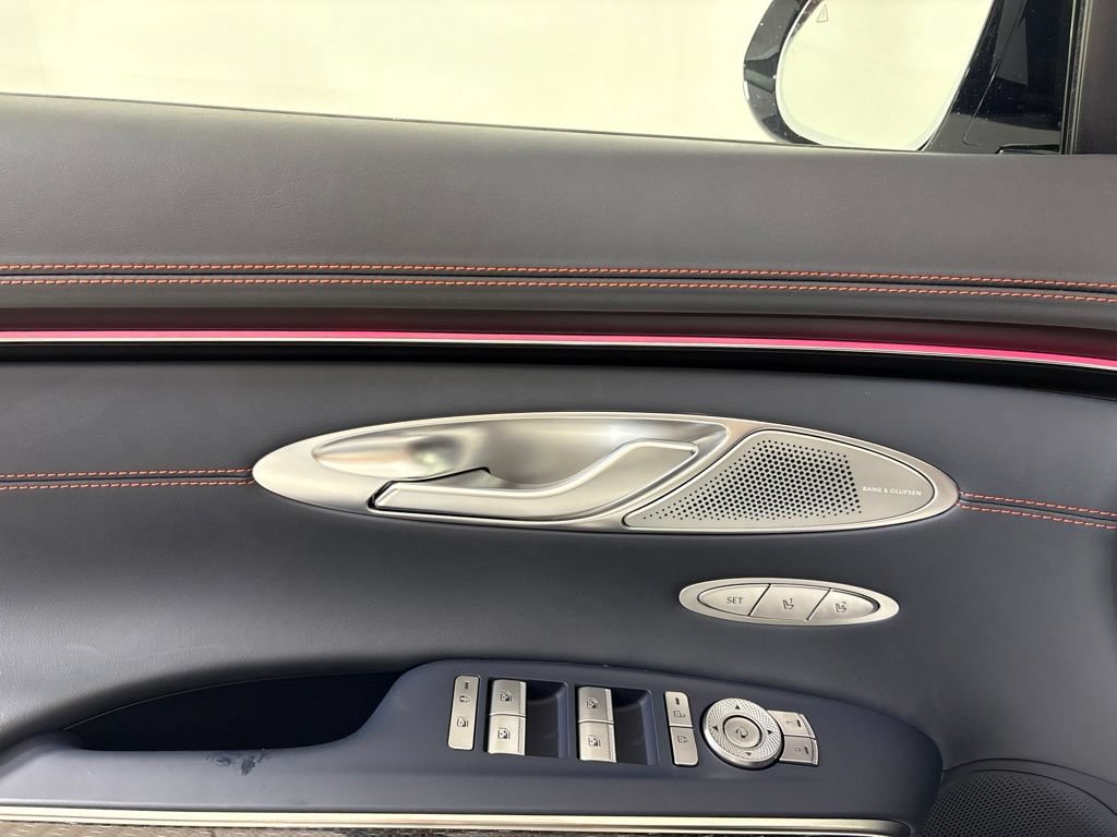 New 2027 Genesis GV70 3.5T Prestige AWD/4WD image 17